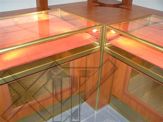 Купить торговую мебель для ювелирного магазина