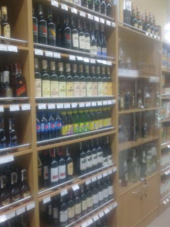 Витрины и стеллажи под бутылки